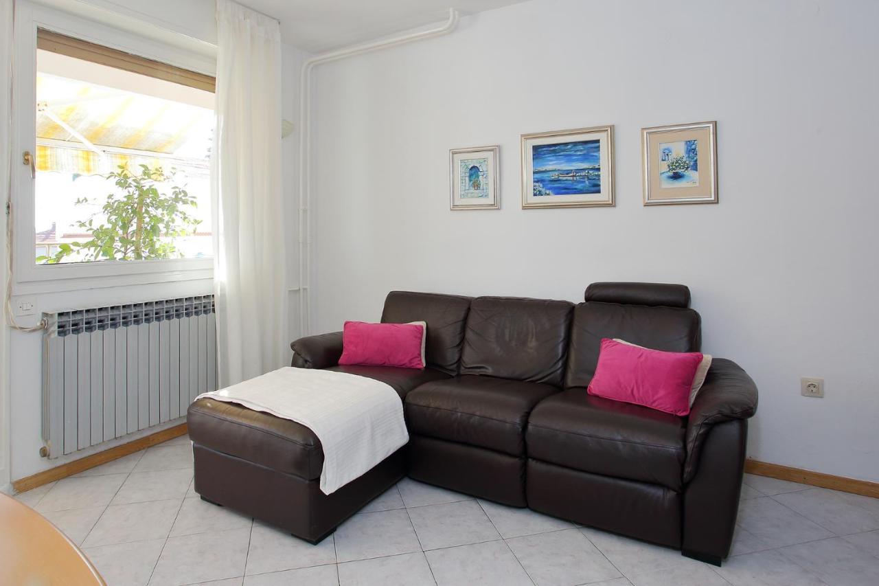 Apartment Maja Zara Esterno foto