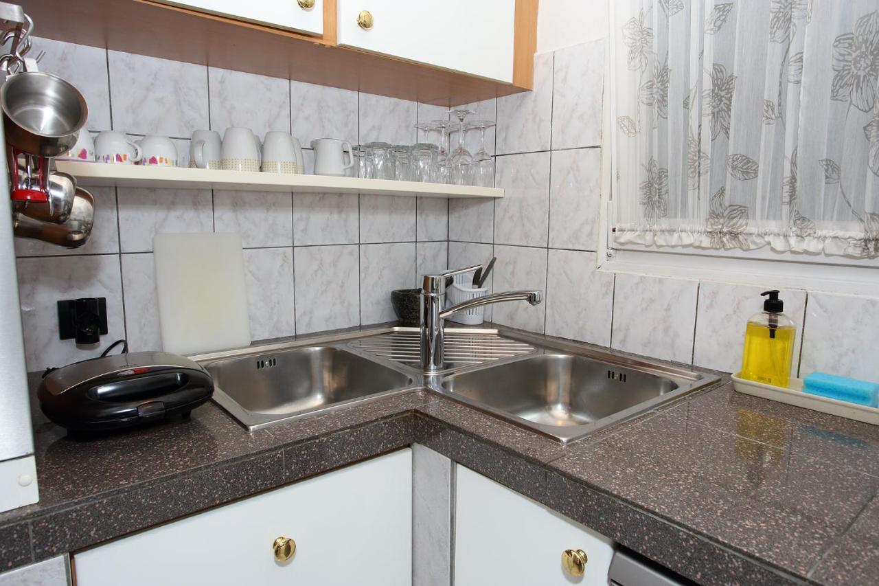 Apartment Maja Zara Esterno foto