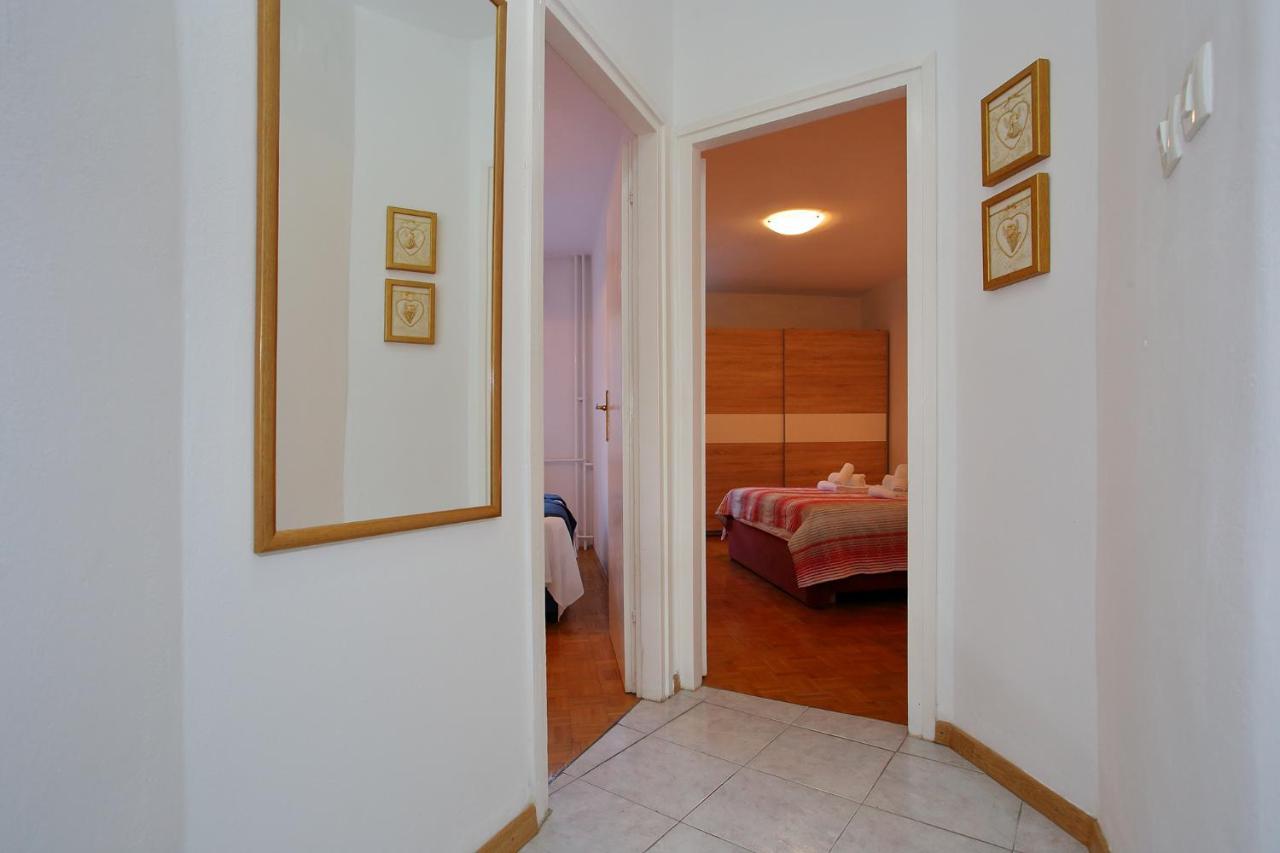 Apartment Maja Zara Esterno foto