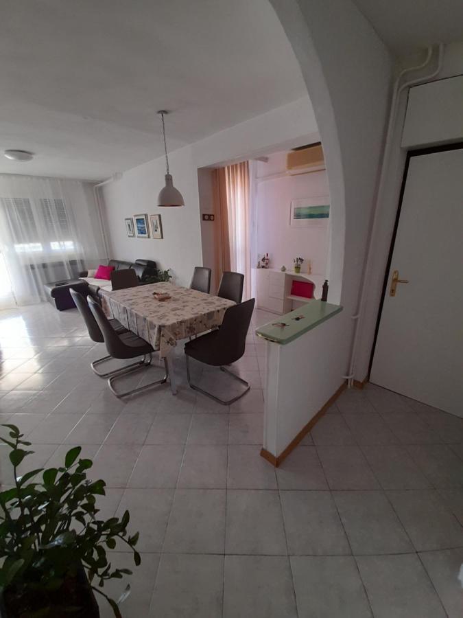 Apartment Maja Zara Esterno foto