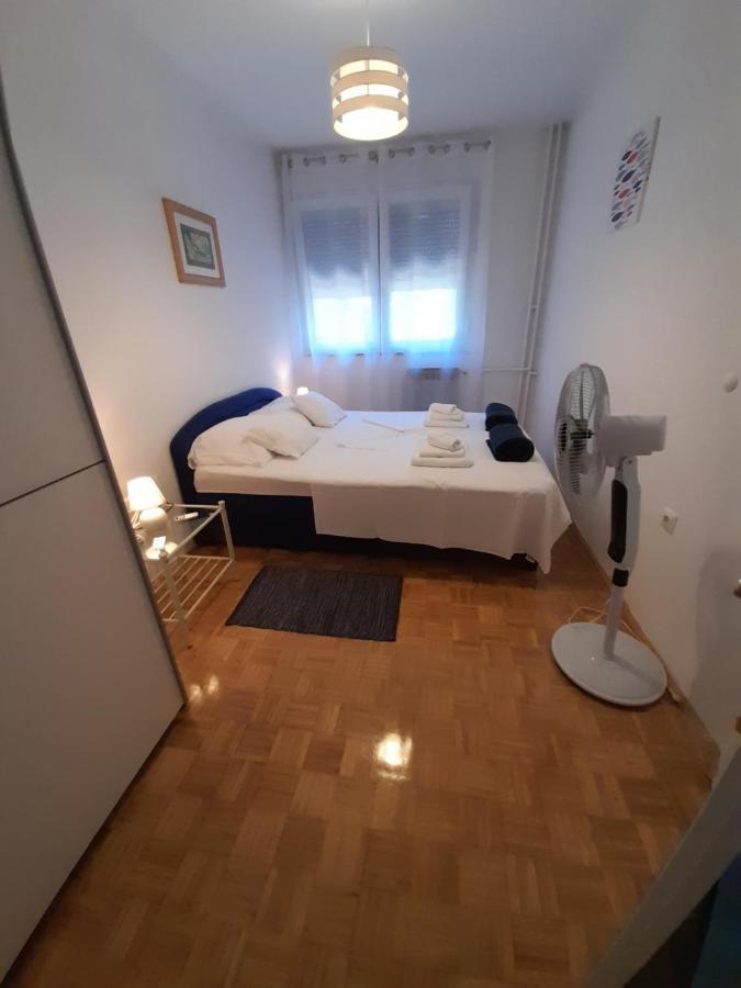 Apartment Maja Zara Esterno foto