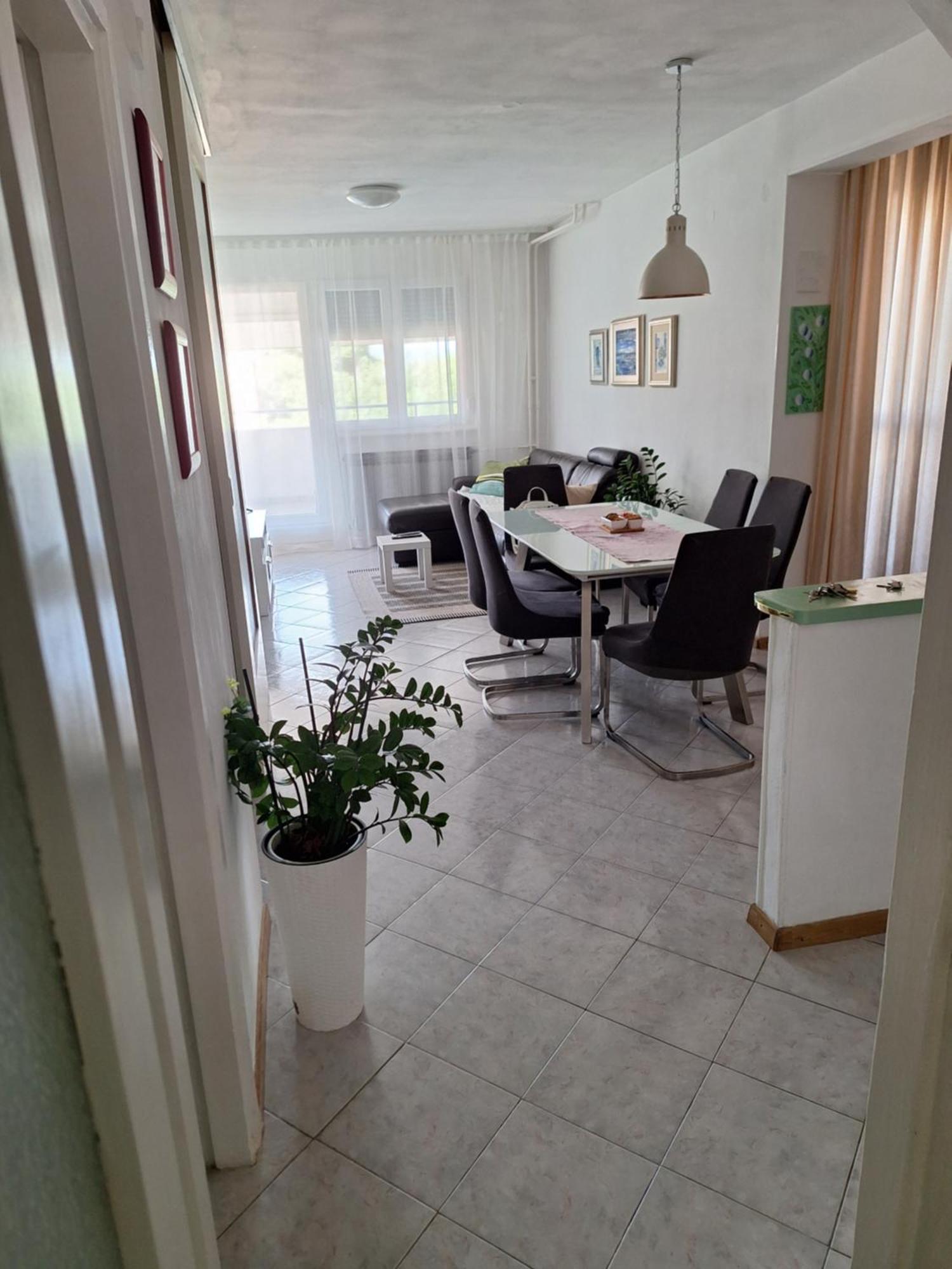 Apartment Maja Zara Esterno foto